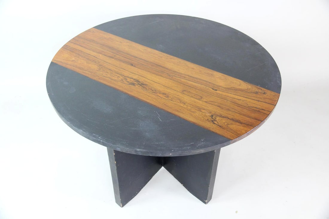 Harpswell House Slate and Walnut Table: Mid-Century Modern Harpswell House Slate and Walnut Table, by Paul Evans Philip Lloyd Powell. This round side table features a beautiful combination of slate and hardwood walnut, sitting atop an