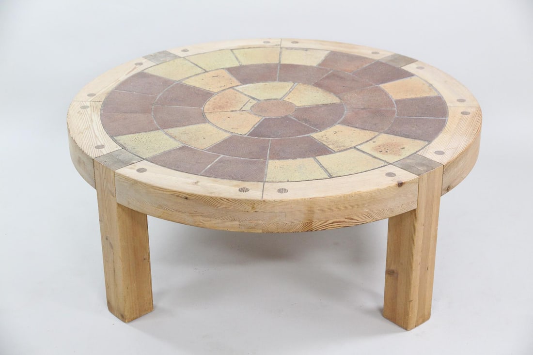 Tile Top Pine Coffee Table by Lisbeth Sallingboe: Mid century modern Tile Top Pine Coffee Table by Lisbeth Sallingboe. Made for Sallingboe in Denmark. It is dated 1979. The coffee table is made of chunky pine construction.Dimensions are 19.75 in h x