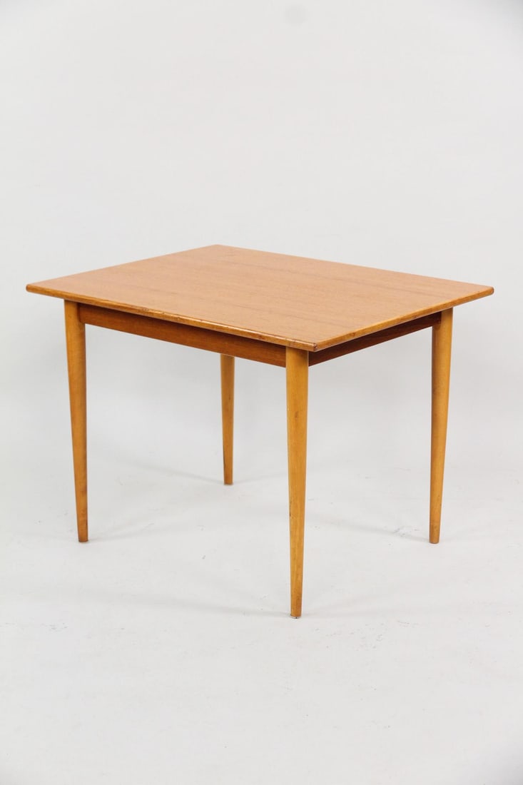 Minimalist Danish Modern Teak Side Table (1 of 11)