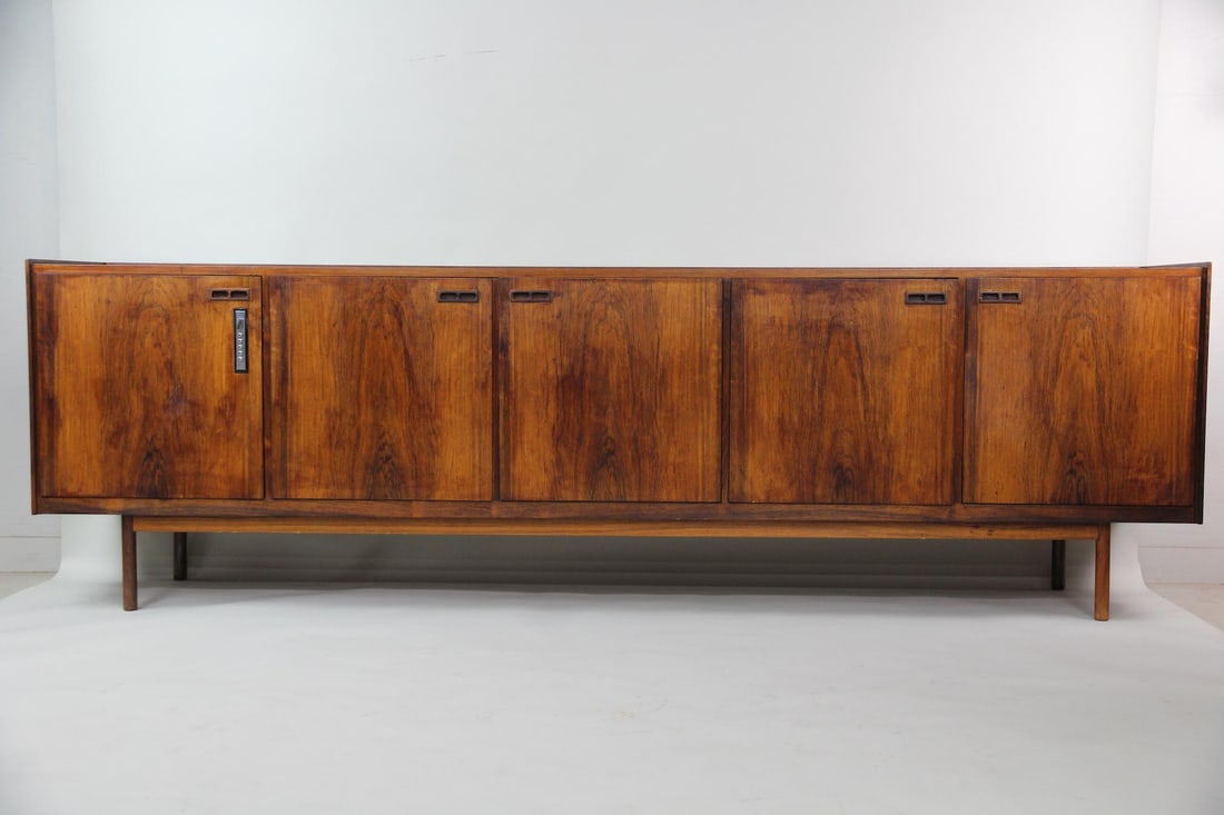Ib Kofod-Larsen Large Rosewood Sideboard Credenza (1 of 20)