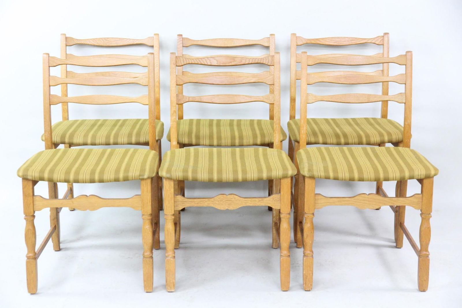 Set of 6 Henning Kjærnulf Oak Dining Chairs (1 of 8)