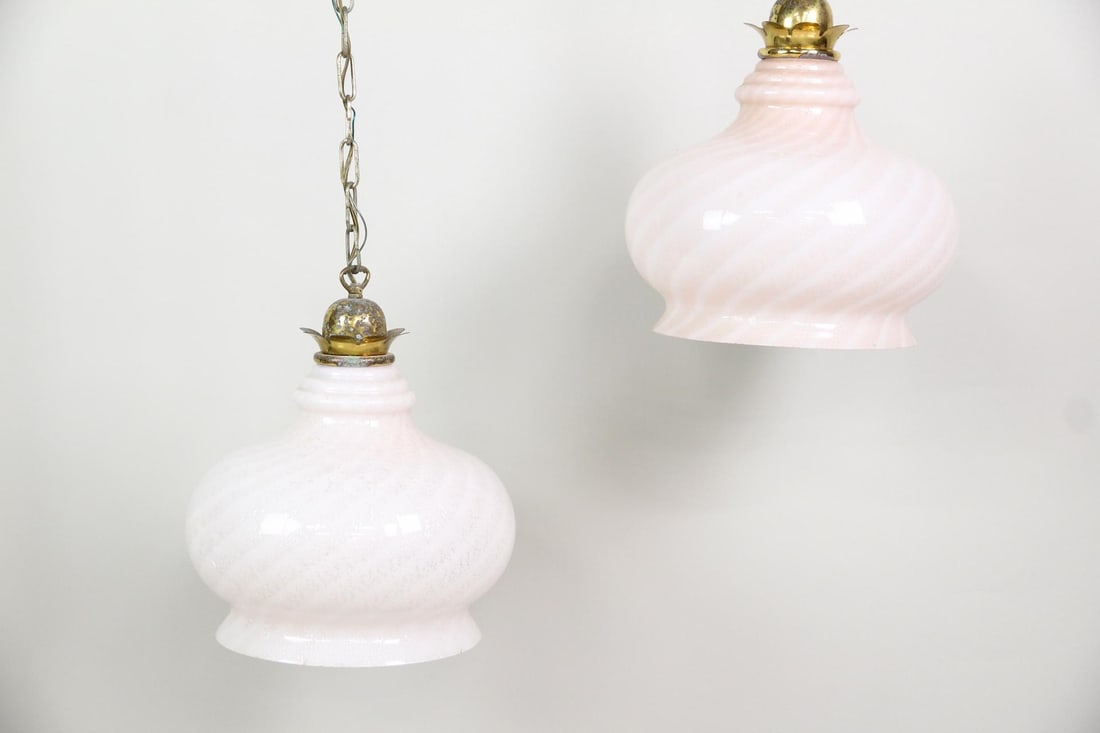 Pair of F. Fabbian Murano Pink Swirl Glass Hanging Lamps, 4 of 4: Pair of Mid-Century Modern F. Fabbian Murano Pink Swirl Glass Hanging Lamps Lights, 4 of 4. Matching pair of pomegranate shape pendant lamps, with pink and silver fleck swirl glass shades and brass le