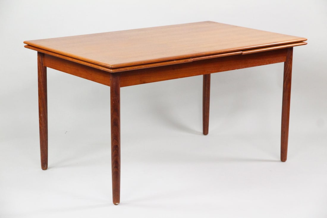 Danish Modern Teak Extension Dining Table, Rounded Edge 2 of 2 (1 of 16)