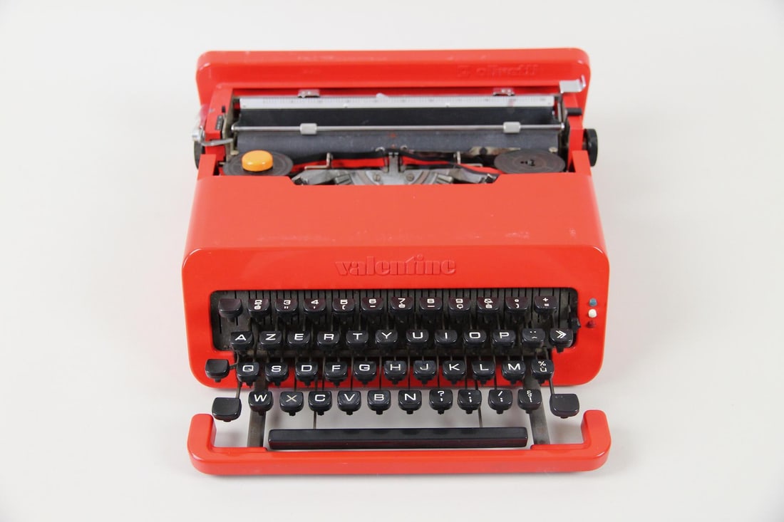 Valentine Portable Typewriter, Ettore Sottsass for Olivetti (1 of 14)