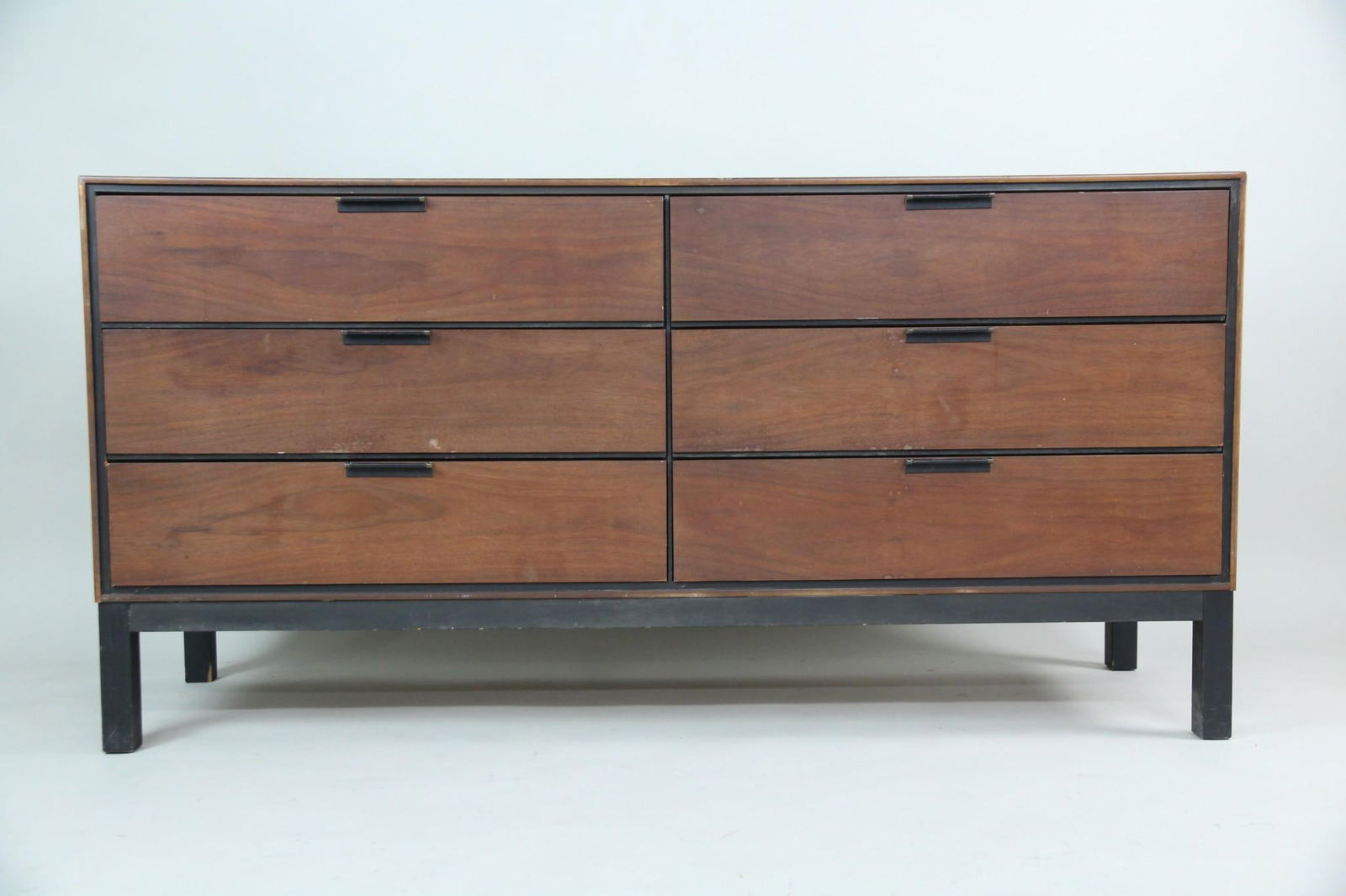 Stanley Furniture 6 Drawer Dresser (1 of 15)