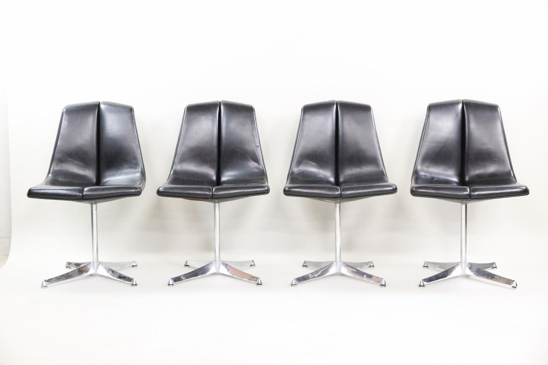 Set of 4 Richard Schultz for Knoll Dining Chairs: Mid Century Modern Set of 4 Richard Schultz for Knoll Dining Chairs. This is a nice early set in really nice condition. They are black with polished bases. Clear Knoll labels on underside. Dimensions