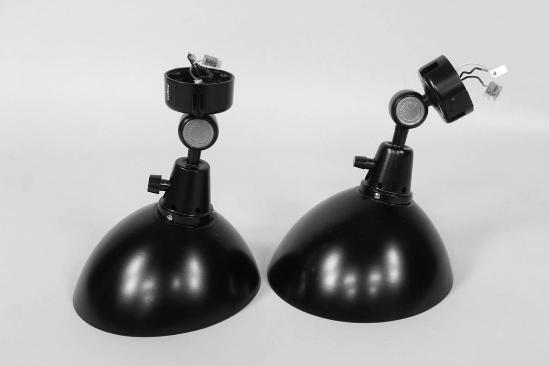 Pair of Bauhaus Midgard Black Modular 555 Wall Sconce Lights: Pair of Midgard Black Modular 555 Spot Lights. Highly adjustable pair of wall mounted spot lights made in Berlin, Germany, based on the original designs from the Bauhaus Weimar using the highest-quali