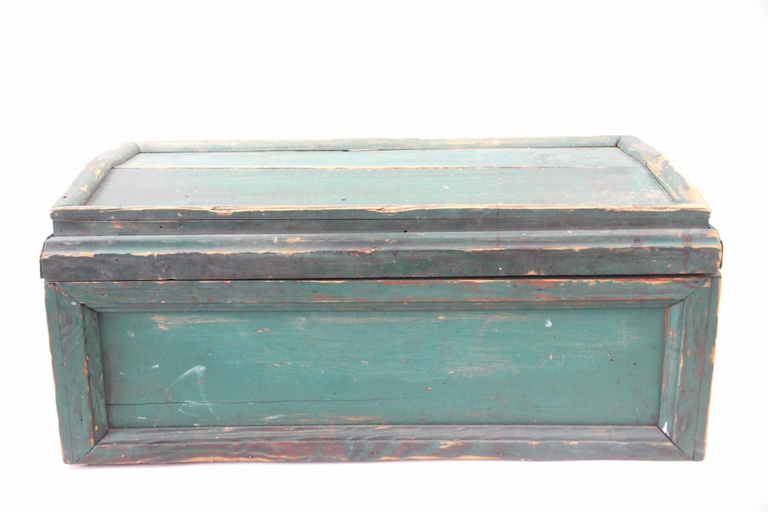Primitive Green Painted Chest Box with Pitched Lid (1 of 10)