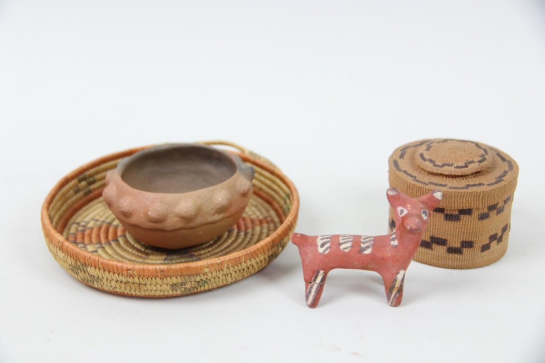 Group of 4 Native American Baskets & Ceramics (1 of 16)