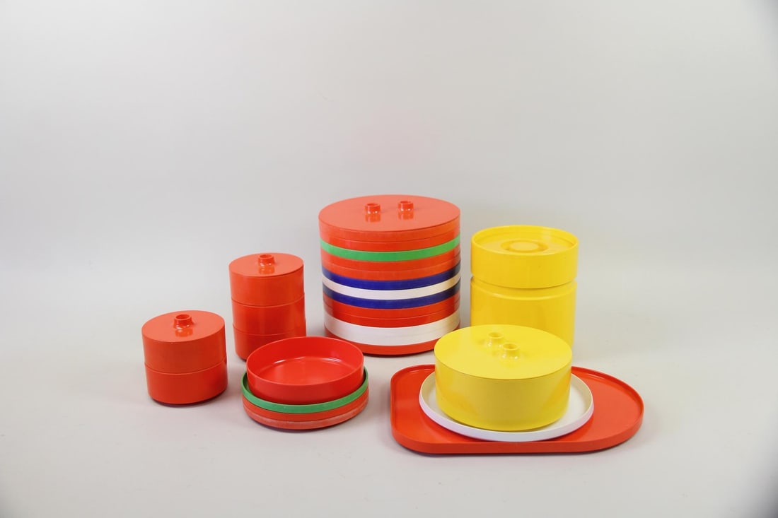 Lot of 28 Heller Melamine Dinnerware, Massimo Vignelli (1 of 20)