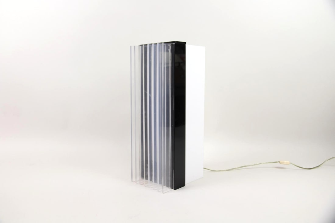 Postmodern Lucite Tower Table Lamp - 5