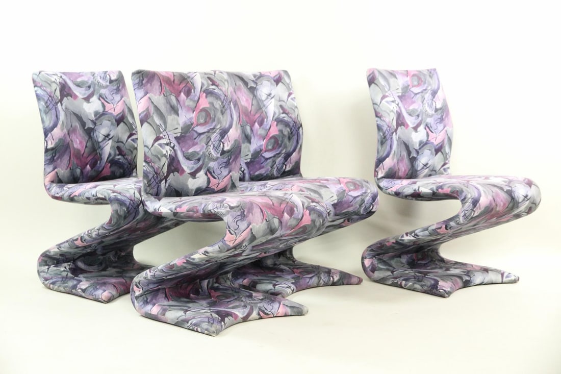 Set of 4 "S" Chairs with Abstract Upholstery, Verner Panton: Set of 4 Postmodern "S" Chairs with Abstract Upholstery, Verner Panton. These cantilever chairs are designed in a sculptural S-shape and upholstered with an abstract swirling pattern in purple & pink 