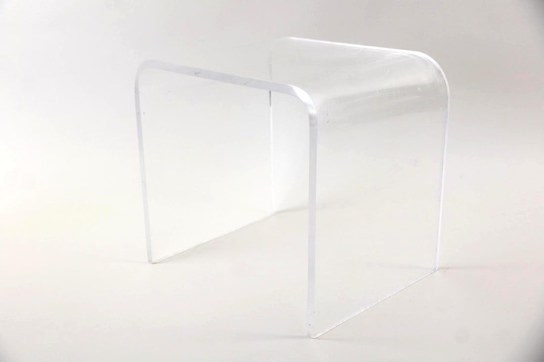 Postmodern Clear Acrylic Waterfall Side Table (1 of 8)