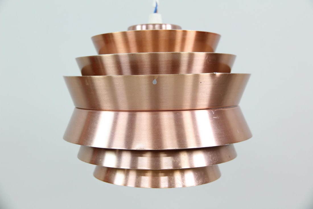 Carl Thore Trava Copper Pendant Light: Scandinavian Modern Carl Thore Copper Pendant Light Lamp. Hanging light made of copper with white lacquer accents, by Carl Thore for Granhaga Metallindustri with label attached. Dimensions are 6.25 in