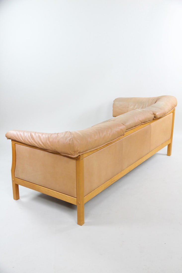 Stouby Camel Leather Sofa - 16