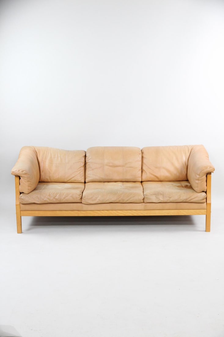 Stouby Camel Leather Sofa (1 of 16)