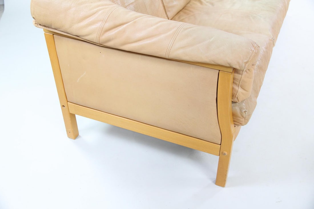 Stouby Camel Leather Sofa - 7