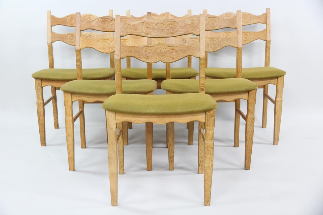 Set of 6 Oak Razorblade Chairs with Carved Details, Henning Kjaernulf (1 of 18)