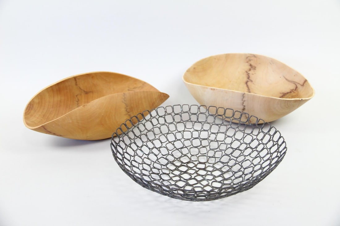Lot of Three Decorative Display Bowls, Metal and Wood (1 of 13)