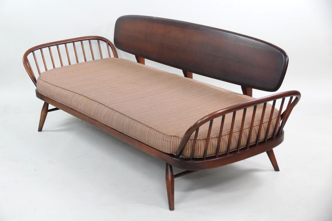 Lucian Ercolani for Ercol Daybed Sofa (1 of 20)