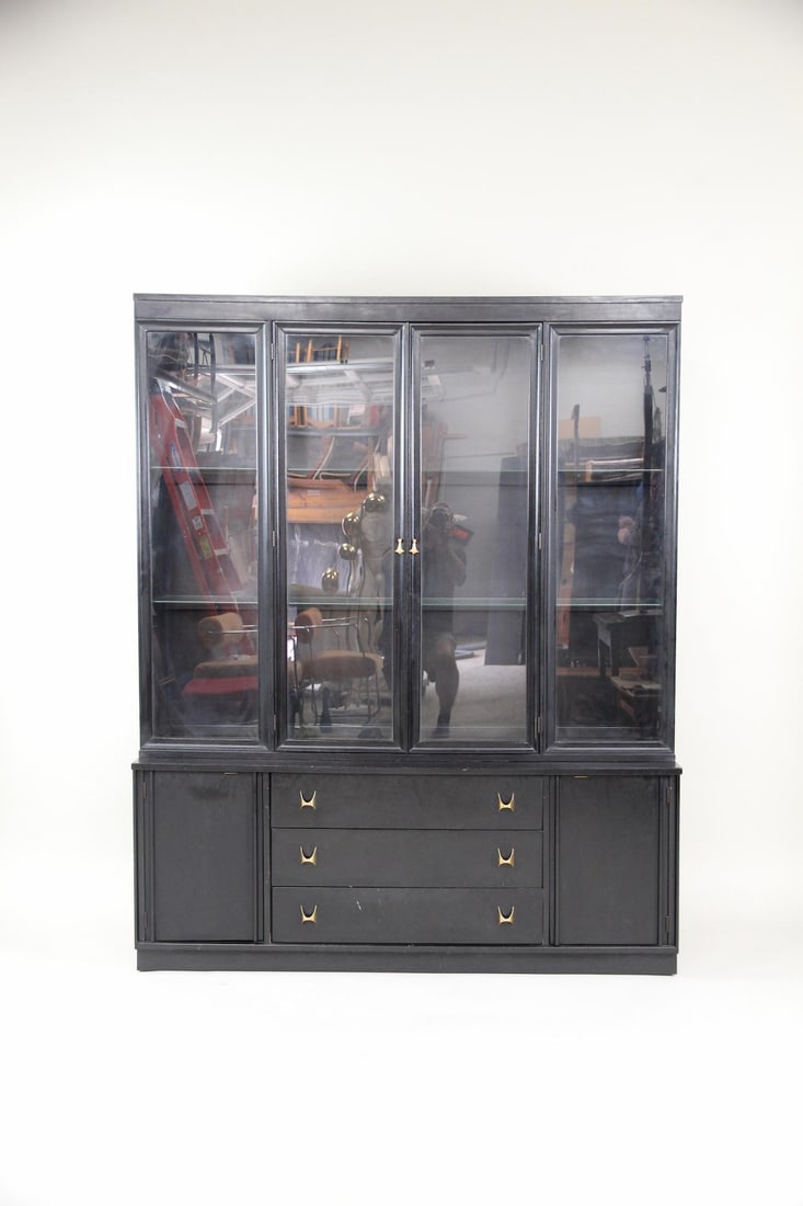 Broyhill Black Lacquer Breakfront Cabinet (1 of 13)