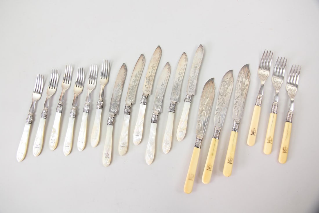 Set of 18 Victorian Fish Knives & Forks, Mother of Pearl Handles (1 of 20)