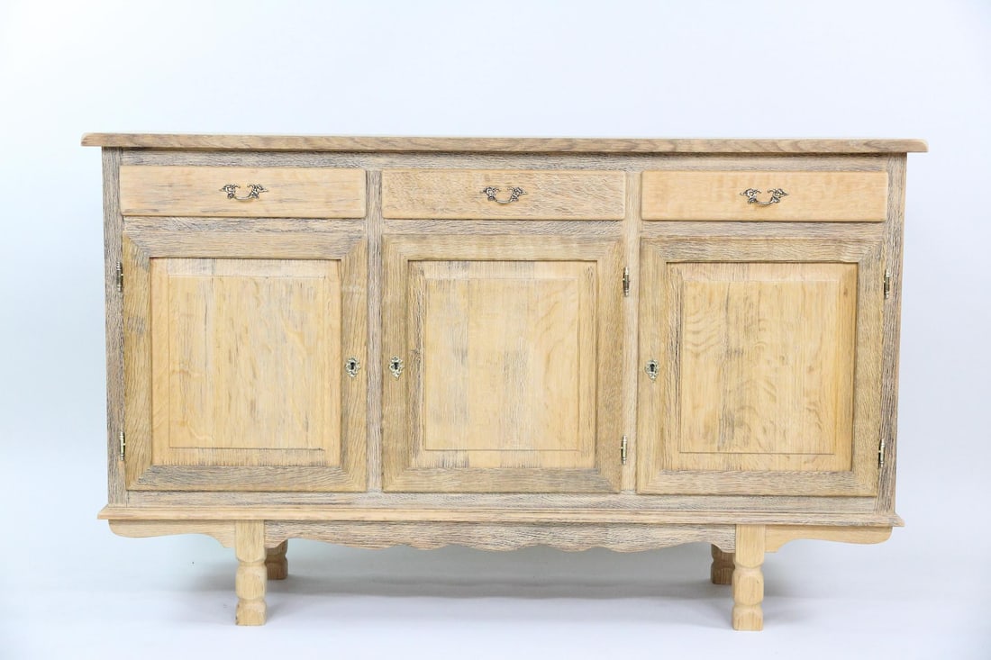Danish Oak Credenza by Mobler Hundstrup Mobelfabrik (1 of 19)