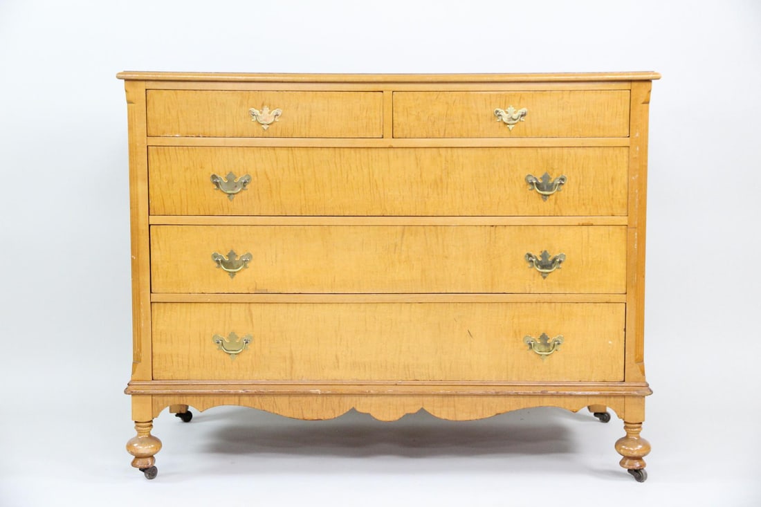 Wm. Hengerer Co. Chest of Drawers, Figured Tiger Maple (1 of 19)