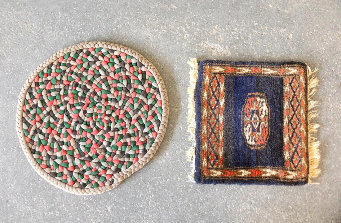 Lot of 2 Small Rugs, Braided Rag Rug & Persian Bag Face (1 of 7)