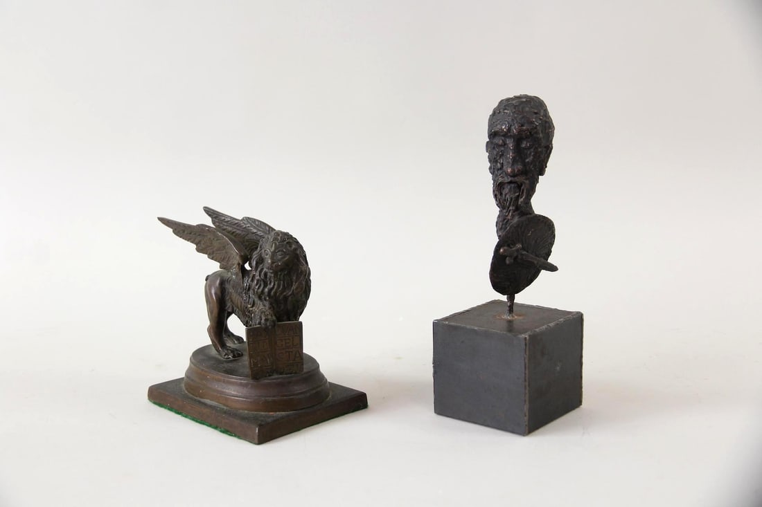Lot of 2 Bronze Sculptures, Winged Lion & Giacometti Style Bust (1 of 10)