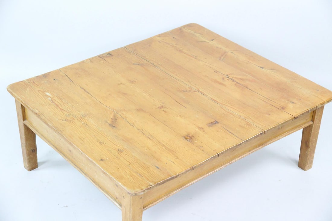 Farmhouse Pine Low Coffee Table - 3