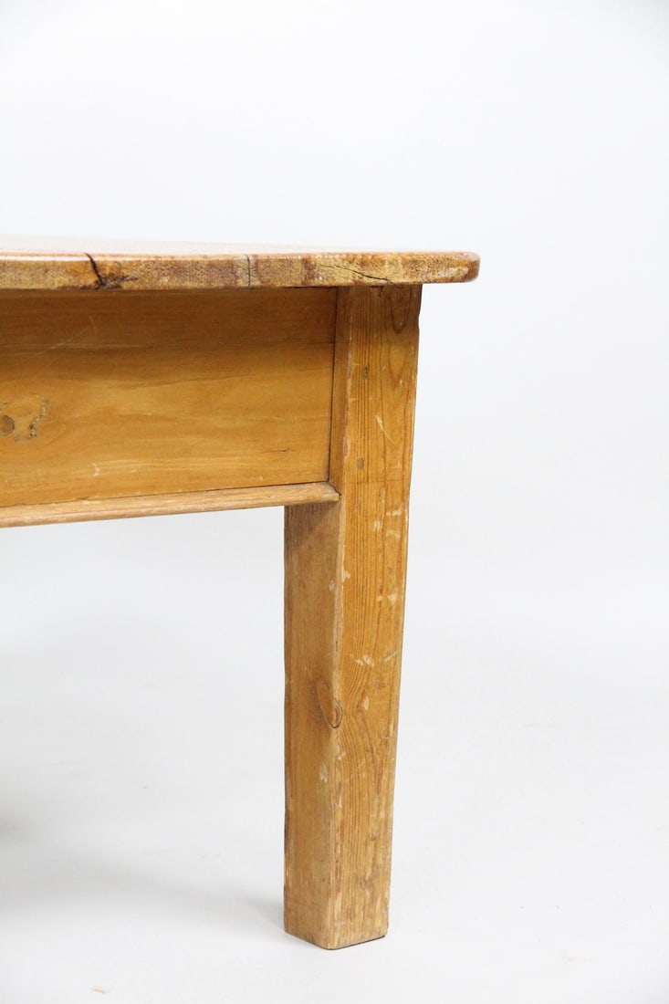 Farmhouse Pine Low Coffee Table - 4