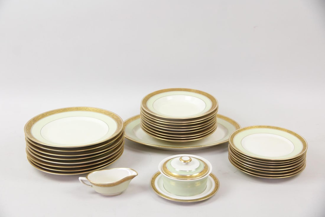 28 Pc Set Royal Copenhagen Dagmar Porcelain Dinnerware (1 of 17)