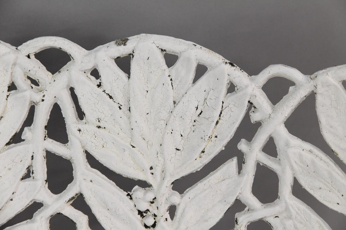 19th C. Cast Iron Concave Laurel Leaf Pattern Garden Bench - 8