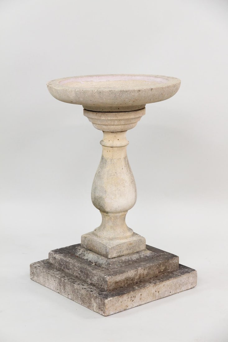 Cast Stone Concrete Garden Birdbath (1 of 16)
