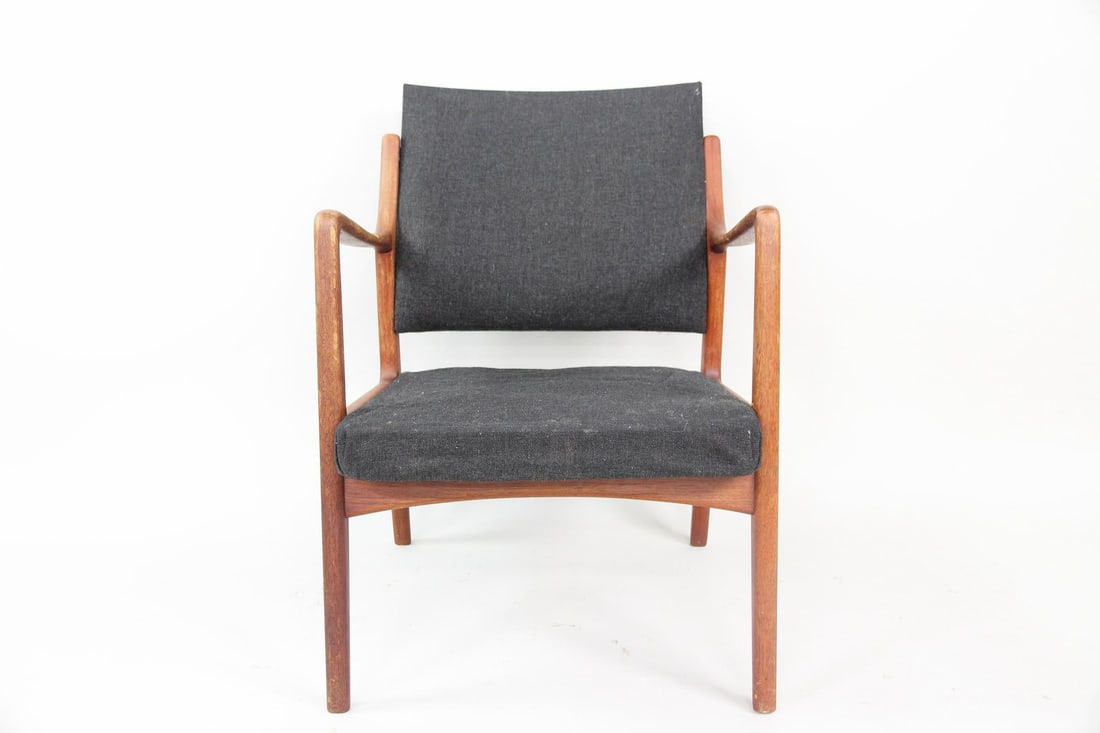 Karl-Erik Ekselius for J.O. Carlsson Teak Lounge Chair: Karl-Erik Ekselius for J.O. Carlsson Sweden Mid-Century Modern Teak Lounge Chair. Chair in teak with black upholstered seat and back. Marked on underside. Dimensions are 30 in h x 25 n w x 24.5 in d. 