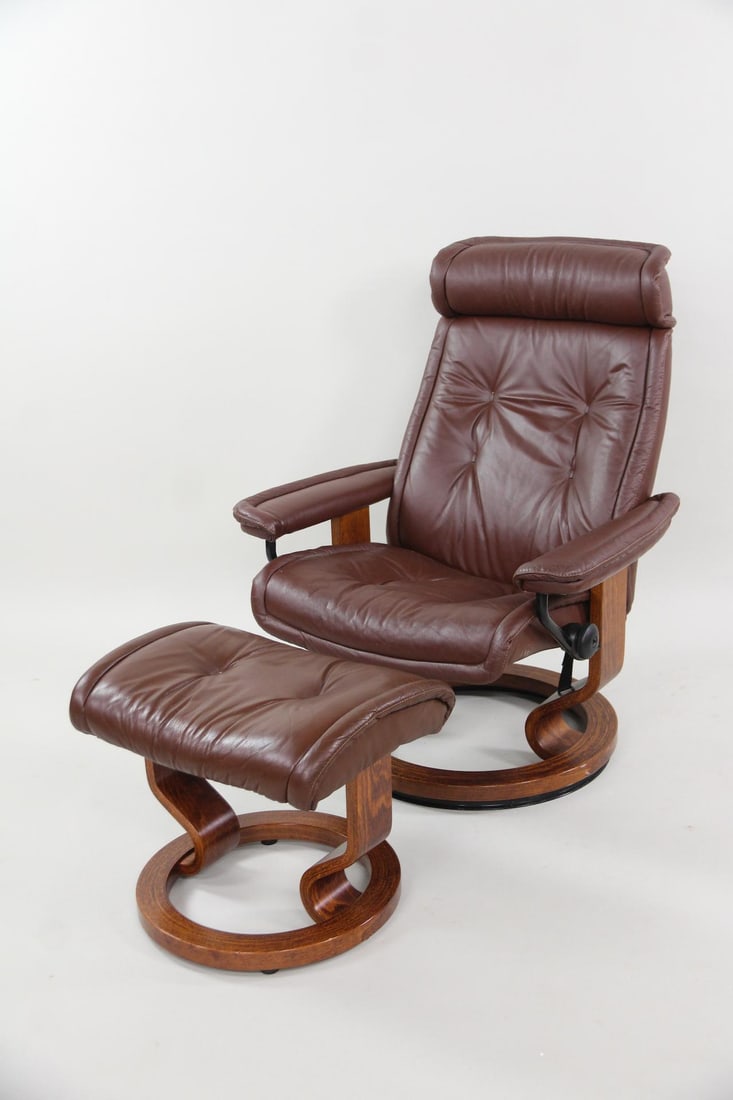 Ekornes Leather & Wood Stressless Recliner Chair & Ottoman, Dark Brown (1 of 18)