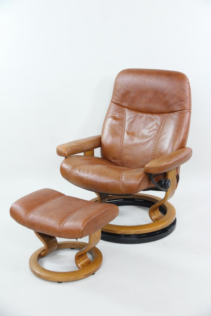 Ekornes Leather & Wood Stressless Recliner Chair & Ottoman (1 of 19)