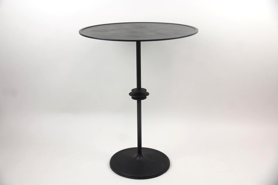 Minimalist Black Metal Side Table (1 of 10)