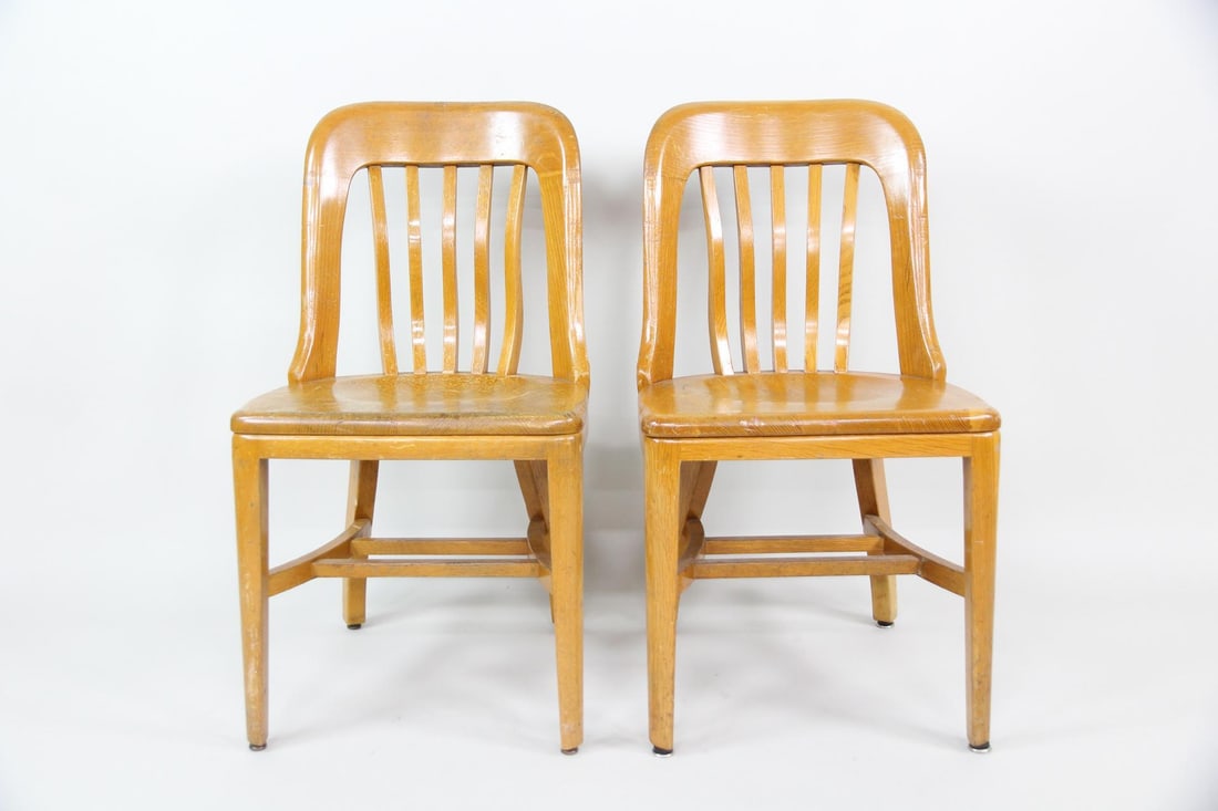 Pair of Johnson Chair Co. Bankers or Library Chairs, Oak (1 of 19)