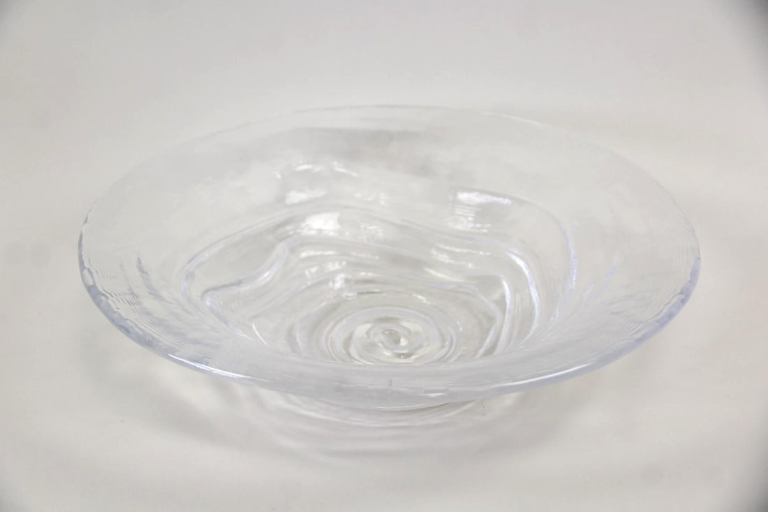 Large Minimalist Glass Swirl Bowl (1 of 7)