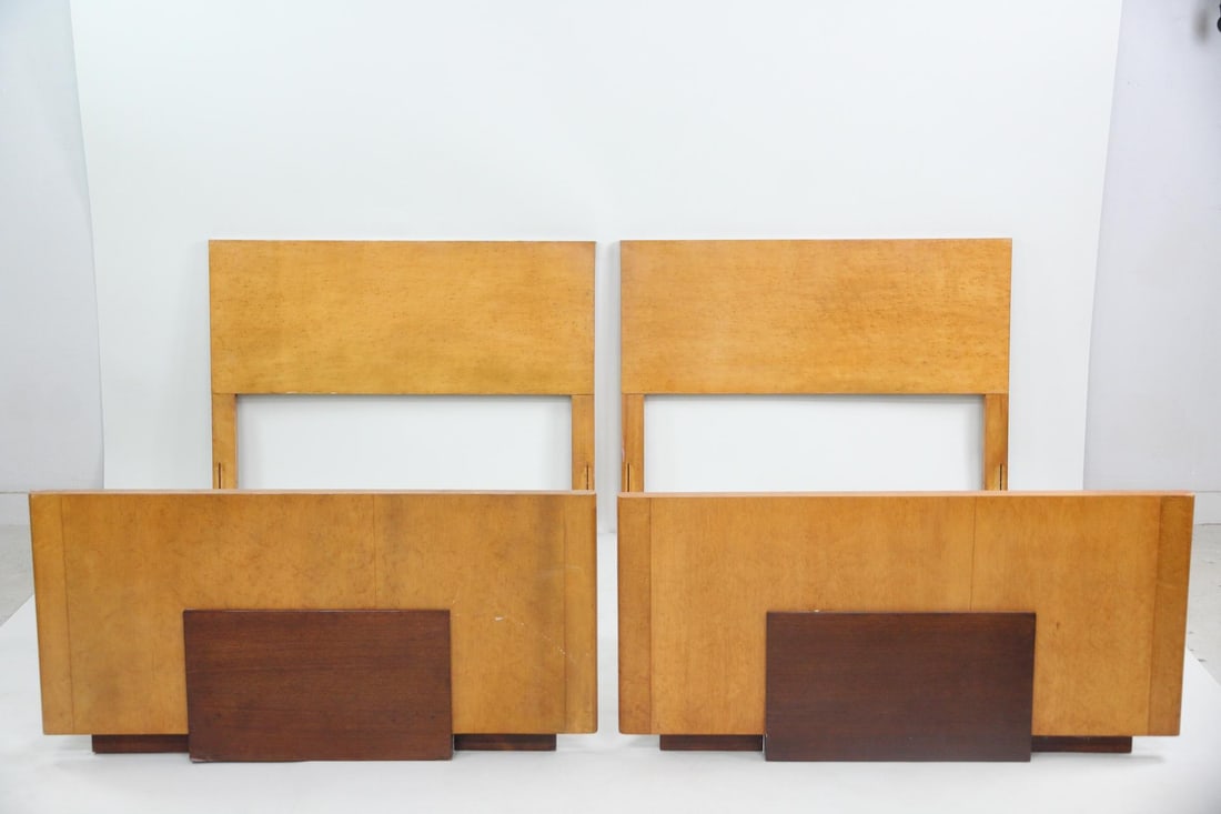 Pair of Gilbert Rohde for Herman Miller Twin Beds (1 of 12)