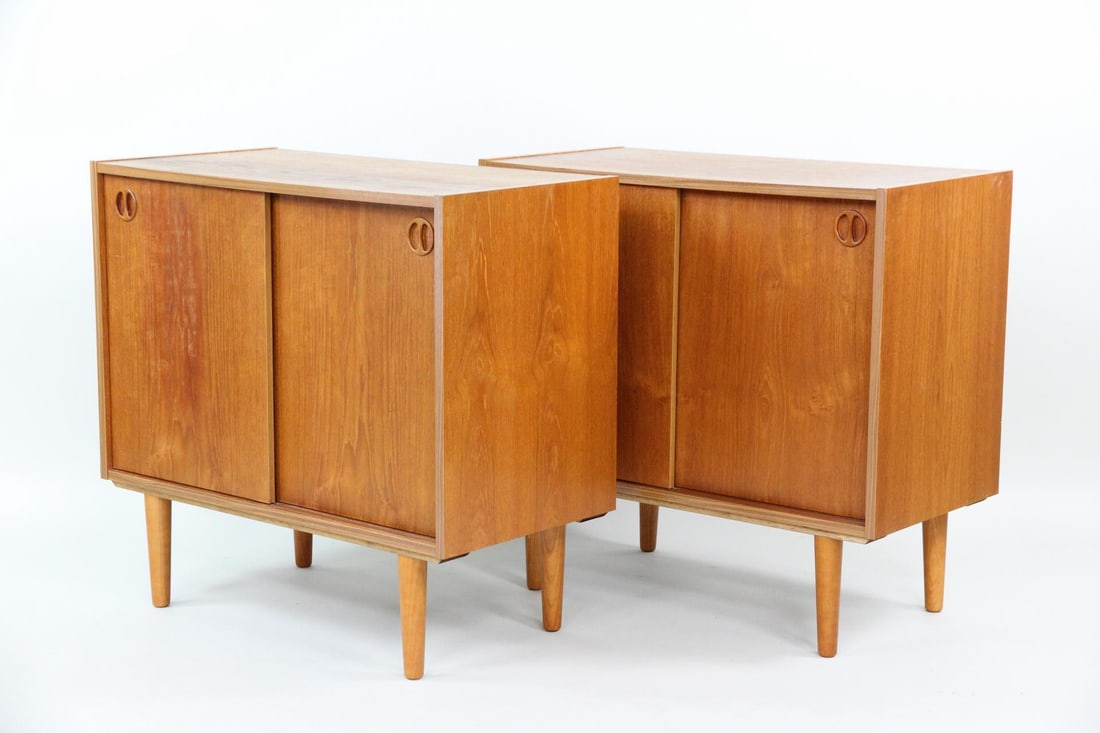 Pair of Short Sideboard Cabinets, Sculpted Handles (1 of 12)