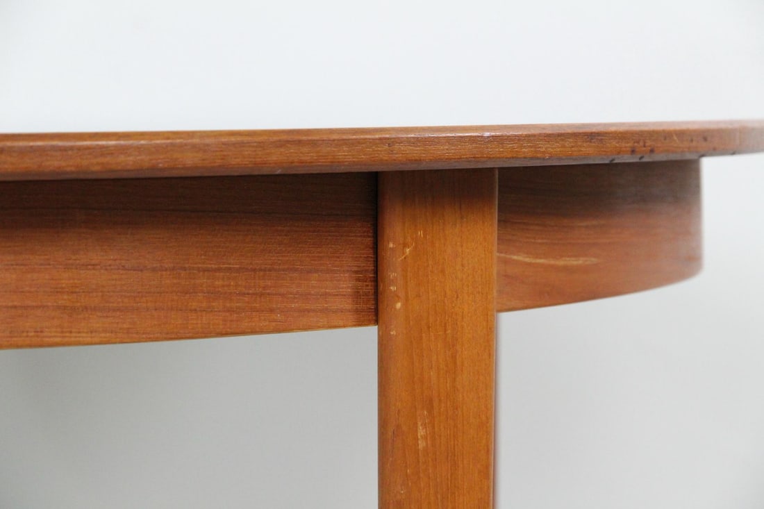 Danish Modern Teak Dining Table with Leaf - 4