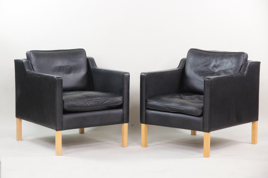 Pair of Leather Lounge Chairs, Børge Mogensen: Pair of Mid-century Modern Leather Chairs, Børge Mogensen. Pair of lounge chairs with boxy frames and straight wooden legs, upholstered in black leather. Unmarked, we believe these are the Model 2421