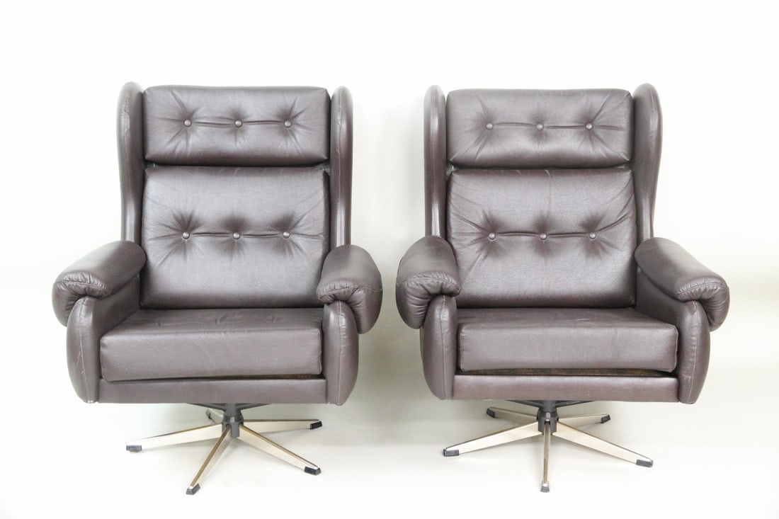 Pair of Brown Leather Swivel Lounge Chairs by Lystolet (1 of 13)