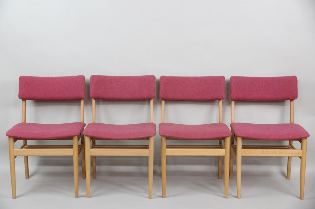 Set of 4 Pink Upholstered Dining Chairs: Set of 4 Danish Mid-Century Modern Pink Upholstered Dining Chairs. Matching set of dining chairs in blonde wood with upholstery in a great shade of pink. Dimensions are 31.5 in h x 20 in w x 17 in d. 