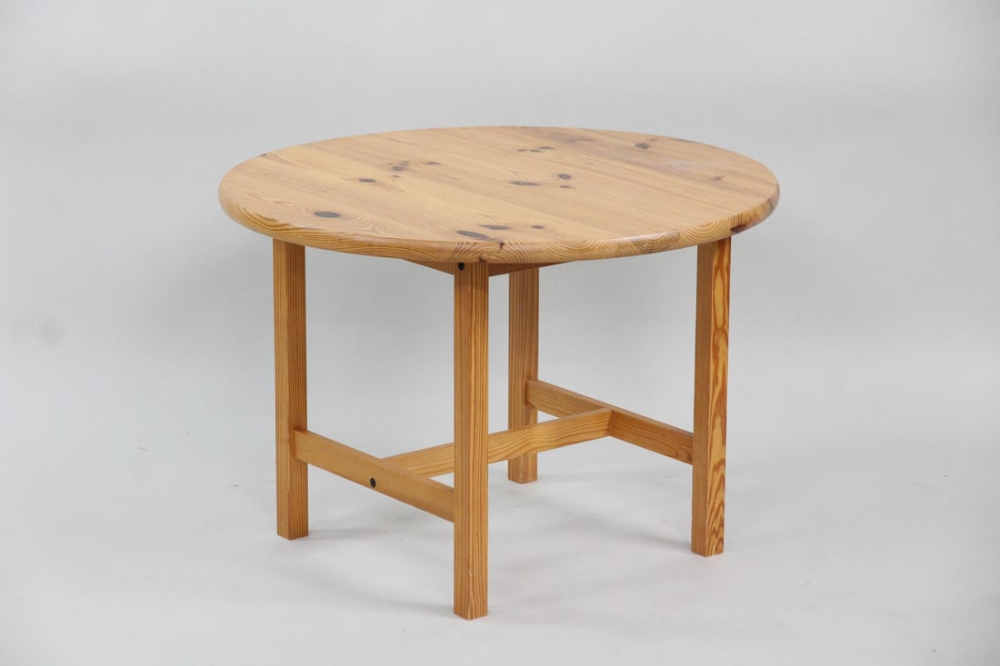 Minimalist Round Pine Dining Table (1 of 7)