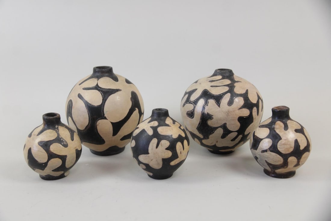 Lot of 5 Black & Tan Pottery Vases with Abstract Decoration (1 of 10)