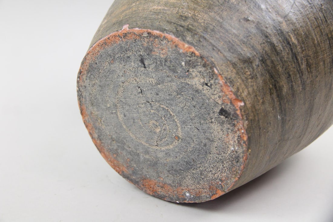 Studio Pottery Vase with Applied Shell Decoration - 4